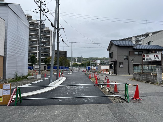 奈良街道側からの、道路工事の状況写真です...