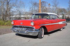 1957 Pontiac Star Chief • <a style="font-size:0.8em;" href="http://www.flickr.com/photos/85572005@N00/6703205005/" target="_blank">View on Flickr</a>