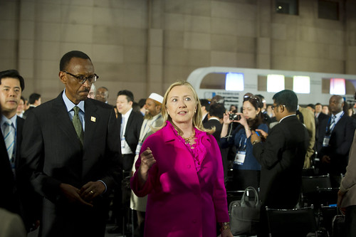 Secretary Clinton Walks With Rwandan President Kagame