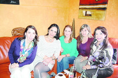 DSC_1671 Estela Moreno, Avelina Isassi de Escobar, Ana Cecilia de Salinas, Elizabeth de Ramos y Martha McDonald.
