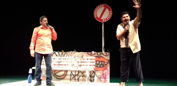 Humoristas da "Praça" contam no teatro piadas censuradas por Carlos Alberto
