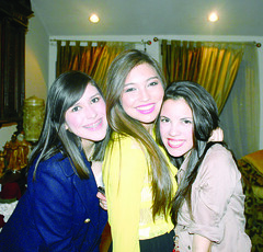 IMG_5373 Jakiee Pulido, Fernanda Arrona y Jeanette Cano.