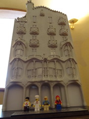 Minifigs are giants at their own Casa Batllo, Barcelona. • <a style="font-size:0.8em;" href="http://www.flickr.com/photos/77158296@N00/6468334667/" target="_blank">View on Flickr</a>