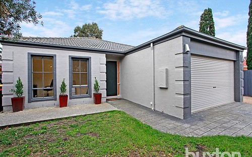 23 Lord Rodney Dr, Patterson Lakes VIC 3197