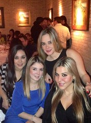 Con sus amigas Ingrid Acosta, Alejandra Aldrete y Daniela Fuentes. foto myriam