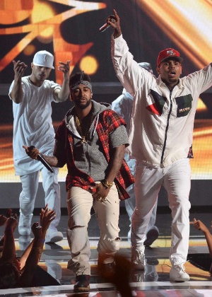 Ex-empresário de Chris Brown processa o rapper por agressão, diz site