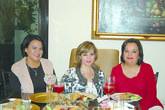 DSC_2363 Elena de la Cerda, Angélica Ortiz y Betty Zamarripa.