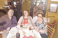 3064. Orlando Gutiérrez, Maru Yunes y Martha de Yunes.
