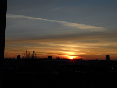 Sunrise in April 2012! --- Feliz Quarta Sunset !<br/>© <a href="https://flickr.com/people/37668923@N03" target="_blank" rel="nofollow">37668923@N03</a> (<a href="https://flickr.com/photo.gne?id=6919312550" target="_blank" rel="nofollow">Flickr</a>)