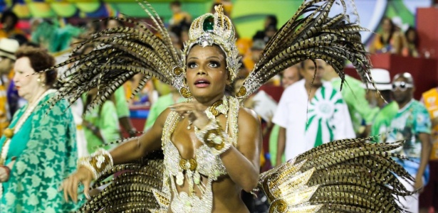 Ex-musa do Carnaval e doula, Quitéria Chagas afirma: "Saí num momento bom"