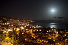 Vista nocturna de Funchal