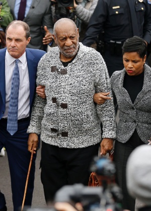 Bill Cosby admite que teve relações sexuais com duas adolescentes, diz site