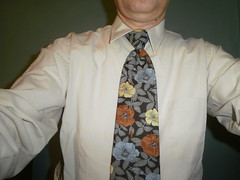 Anglų lietuvių žodynas. Žodis necktie reiškia n kaklaryšis lietuviškai.
