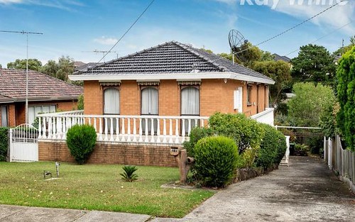 77 San Remo Dr, Avondale Heights VIC 3034