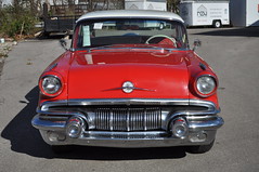 1957 Pontiac Star Chief • <a style="font-size:0.8em;" href="http://www.flickr.com/photos/85572005@N00/6703216297/" target="_blank">View on Flickr</a>