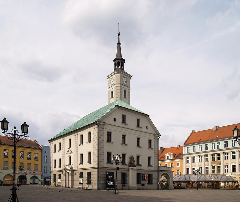 Rathaus in Gleiwitz | Gliwice<br/>© <a href="https://flickr.com/people/66780229@N04" target="_blank" rel="nofollow">66780229@N04</a> (<a href="https://flickr.com/photo.gne?id=6684945023" target="_blank" rel="nofollow">Flickr</a>)