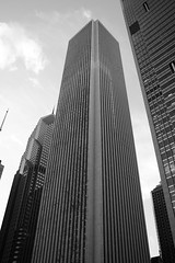 Aon Center • <a style="font-size:0.8em;" href="http://www.flickr.com/photos/59137086@N08/6977888097/" target="_blank">View on Flickr</a>