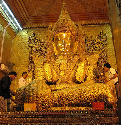 pagoda  Mahamuni
