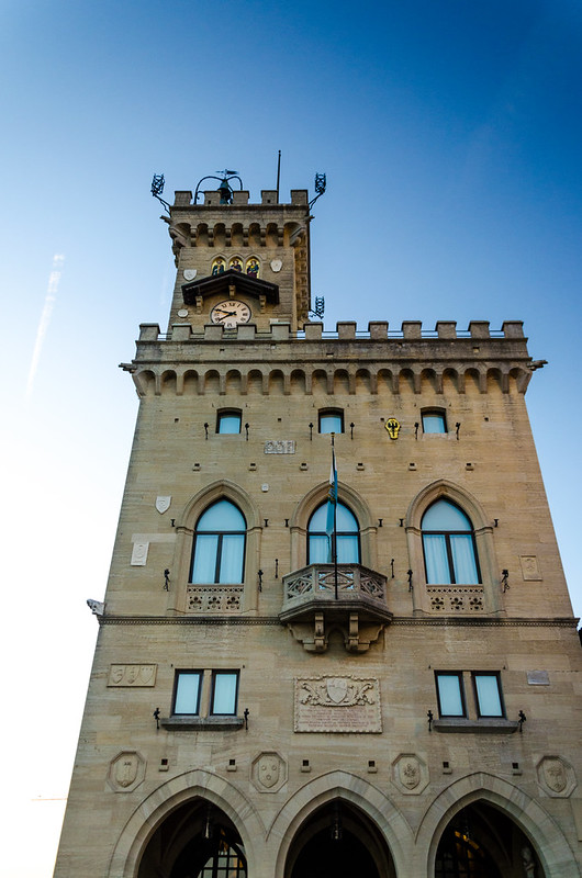 Palazzo Pubblico - Città di San Marino<br/>© <a href="https://flickr.com/people/77034374@N00" target="_blank" rel="nofollow">77034374@N00</a> (<a href="https://flickr.com/photo.gne?id=27956985562" target="_blank" rel="nofollow">Flickr</a>)