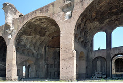 Basilica of Maxentius and Constantine, bay peirs