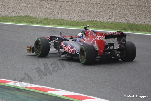 Daniel Ricciardo in Free Practice 1 at the 2013 Spanish Grand Prix