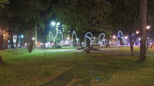 Pintando con luz en plaza Belgrano