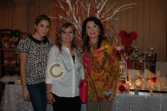 DSC_5649 Karla Urtusástegui, Idolina Salazar de Urtusástegui y Martha McDonald.
