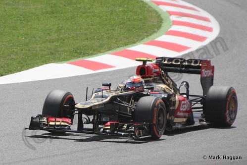 Romain Grosjean qualifying for the 2013 Spanish Grand Prix