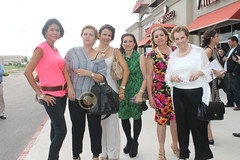 300 Nadia Montes, Magaly DeÁndar, Gabriela Guerra, Pilar Kanel, Gladys Nader y Ambra Perez.