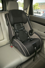 Anglų lietuvių žodynas. Žodis car seat reiškia automobilių sėdynės lietuviškai.