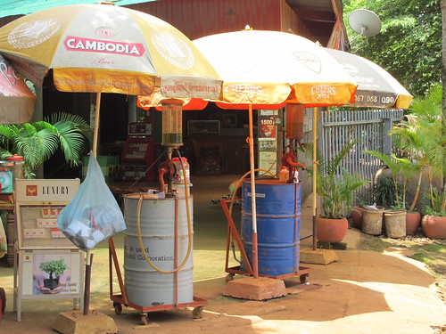 Station essence, Cambodge