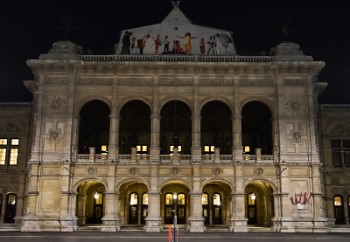 Vienna Opera House illuminated at night - Oper Wien Austria, Osterreich