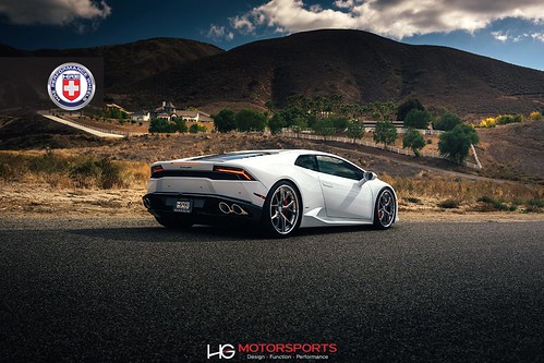 Lamborghini Huracan на дисках HRE Classic 305M