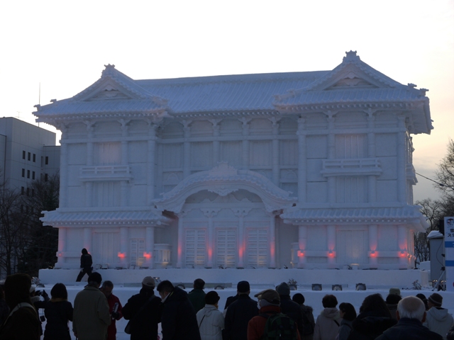 雪像７　歌舞伎座のようです。｜さっぽろ雪まつり
