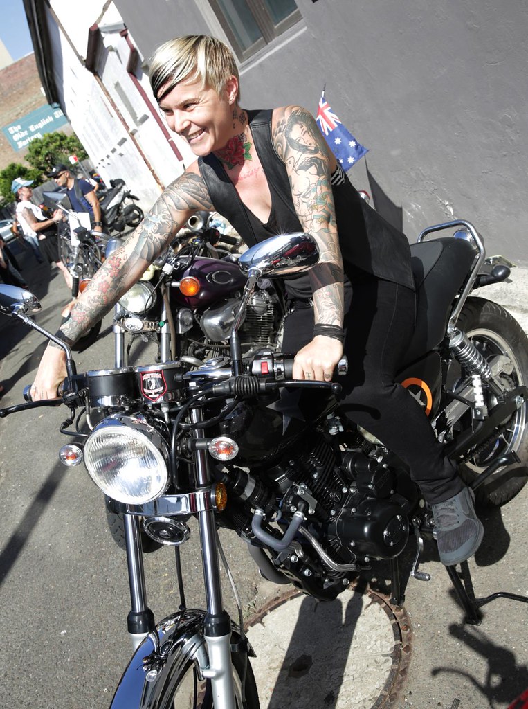 ann-marie calilhanna- dykes on bikes bike and tattoo show @ hampshire hotel_039