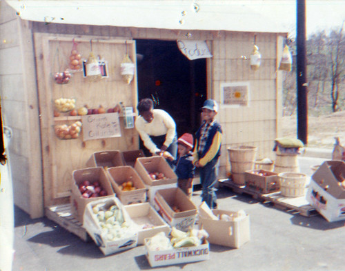 1984 Green's minimart • <a style="font-size:0.8em;" href="http://www.flickr.com/photos/12047284@N07/13977237810/" target="_blank">View on Flickr</a>