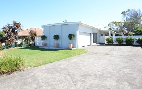 5 Carrabeen Drive, Old Bar NSW