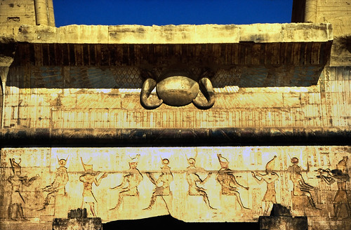 Ägypten 1999 (165) Tempel von Edfu • <a style="font-size:0.8em;" href="http://www.flickr.com/photos/69570948@N04/27698885671/" target="_blank">Auf Flickr ansehen</a>