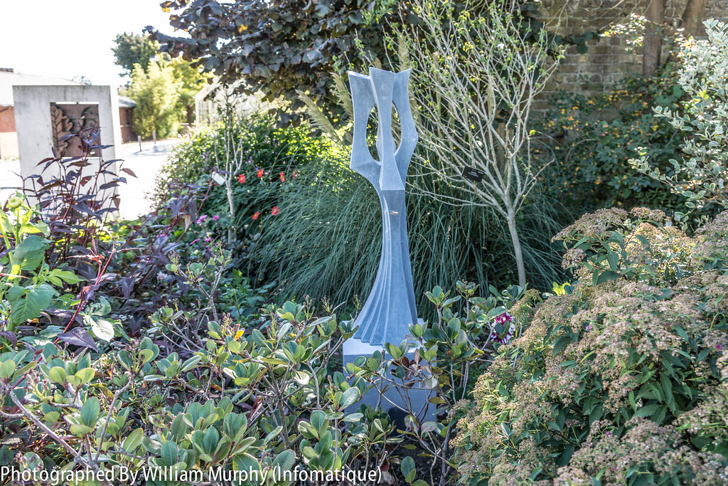 Sentinel By Ritchie Healy - Sculpture In Context 2013 In The Botanic Gardens
