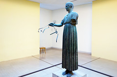 Charioteer of Delphi, whole from right