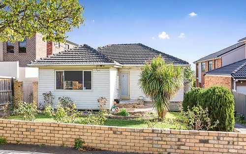 9 Winifred St, Oakleigh VIC 3166