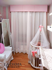Cortinas para dormitorio de bebé • <a style="font-size:0.8em;" href="http://www.flickr.com/photos/67662386@N08/26772682286/" target="_blank">View on Flickr</a>