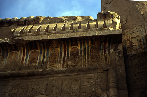 Ägypten 1999 (159) Tempel von Kom Ombo • <a style="font-size:0.8em;" href="http://www.flickr.com/photos/69570948@N04/27673986406/" target="_blank">Auf Flickr ansehen</a>