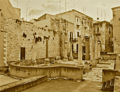 eleonora nacci - colonne romane (piazza san pietro, borgo antico di bari) • <a style="font-size:0.8em;" href="http://www.flickr.com/photos/68353010@N08/11929542616/" target="_blank">View on Flickr</a>