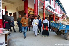 Calles de Xiahe • <a style="font-size:0.8em;" href="http://www.flickr.com/photos/92957341@N07/9628661796/" target="_blank">View on Flickr</a>