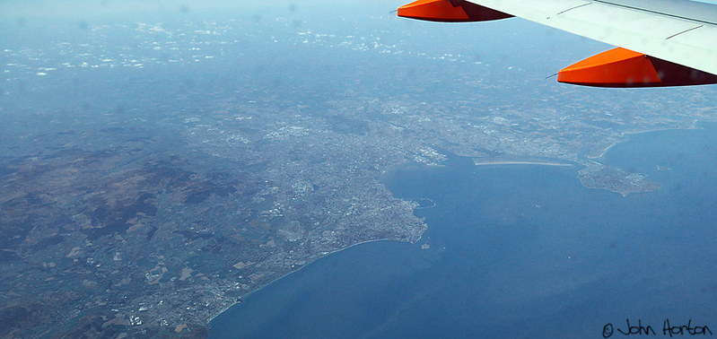 Dublin from the air<br/>© <a href="https://flickr.com/people/9258223@N05" target="_blank" rel="nofollow">9258223@N05</a> (<a href="https://flickr.com/photo.gne?id=26269171404" target="_blank" rel="nofollow">Flickr</a>)