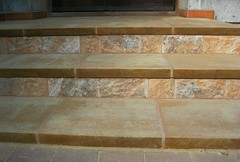 Barwienie krawędzi płyt betonowych na schodach barwnikiem reaktywnym Stone Tone Stain • <a style="font-size:0.8em;" href="http://www.flickr.com/photos/48080832@N02/9834100714/" target="_blank">View on Flickr</a>