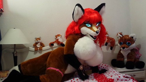 Sexy Fursuit Girl