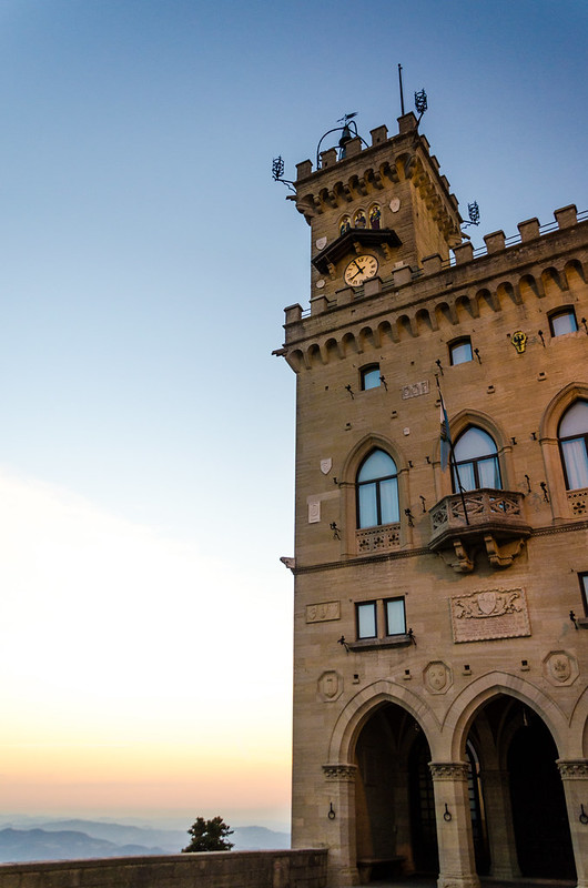 Palazzo Pubblico - Città di San Marino<br/>© <a href="https://flickr.com/people/77034374@N00" target="_blank" rel="nofollow">77034374@N00</a> (<a href="https://flickr.com/photo.gne?id=28007720812" target="_blank" rel="nofollow">Flickr</a>)