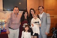2244. Mario González y Krystel Longoria de González con Seyla Castañeda de Barba, Jorge Barba, el festejado y Valentina González.